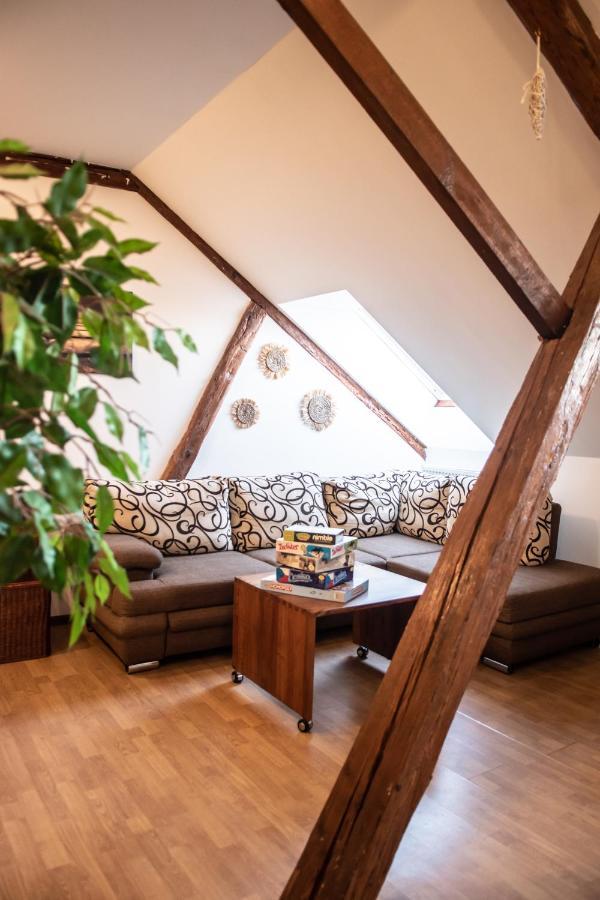 Podkrovni Apartman S Vyhledem Na Namesti Lomnice nad Lužnicí المظهر الخارجي الصورة