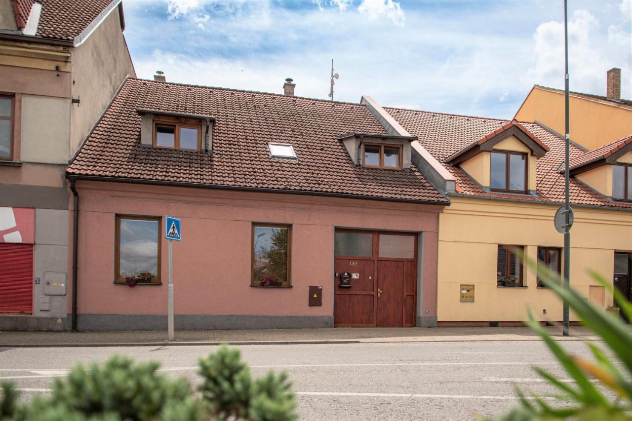 Podkrovni Apartman S Vyhledem Na Namesti Lomnice nad Lužnicí المظهر الخارجي الصورة